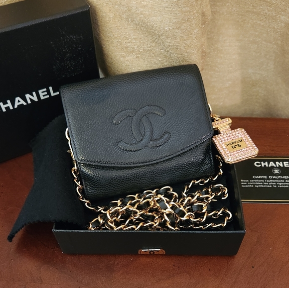 CHANEL Black Leather Vintage Wallet on Chain